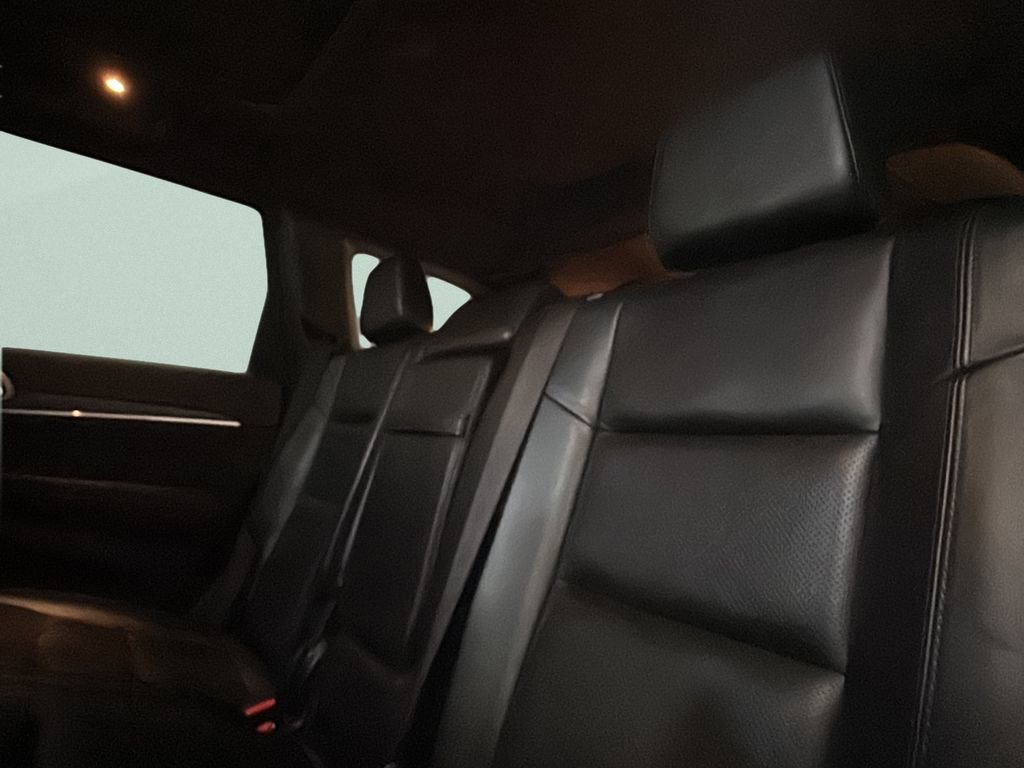 Used 2020 Jeep Grand Cherokee Limited w/ Luxury Group II image 12