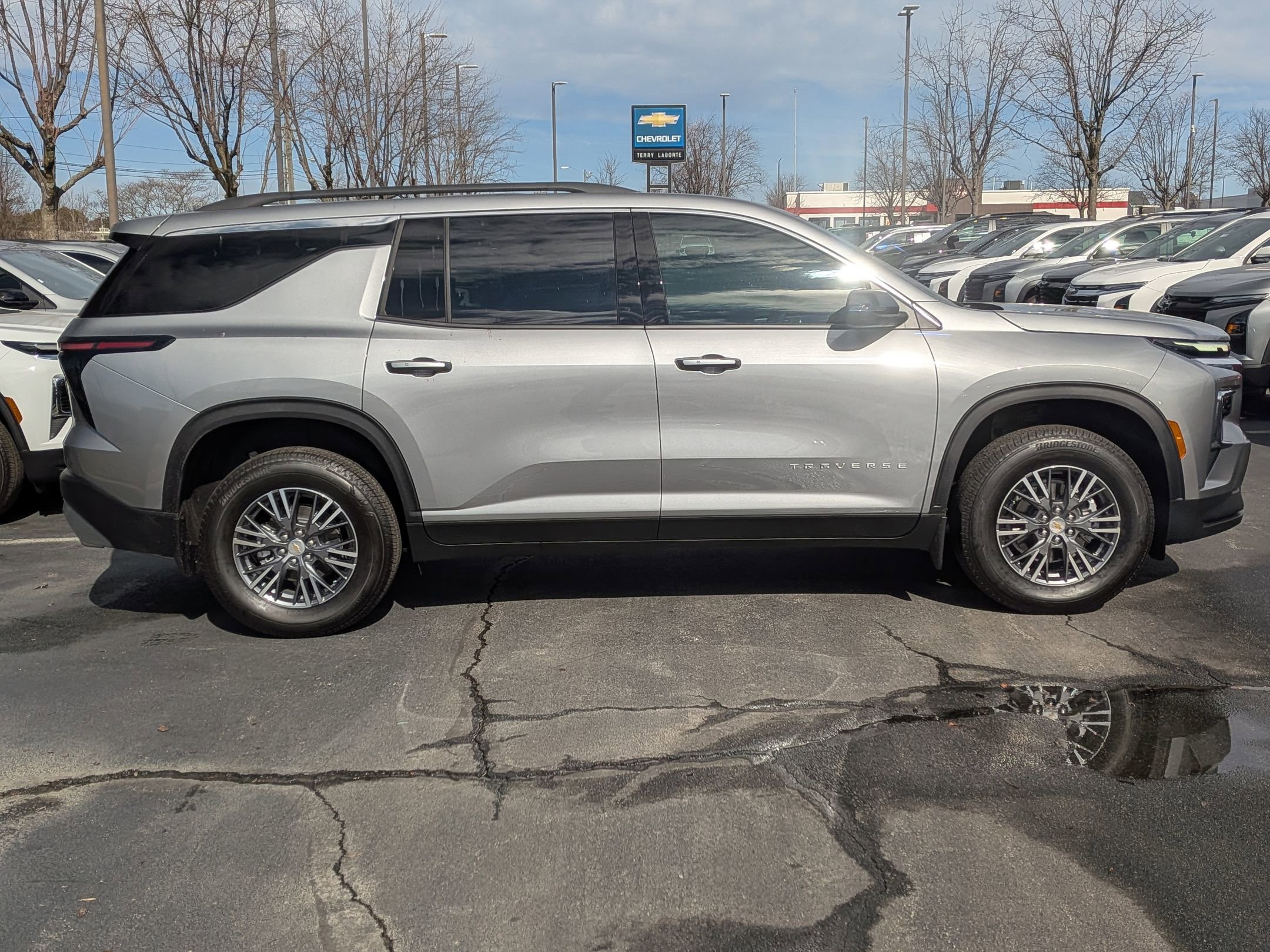 New 2026 Chevrolet Traverse LT FWD image 9