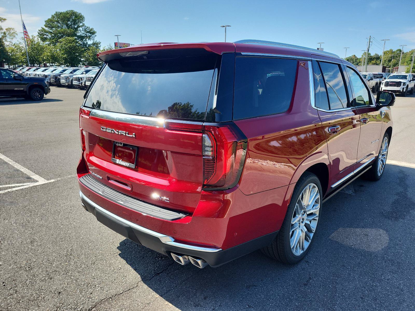 New 2027 GMC Yukon Denali AWD/4WD image 3