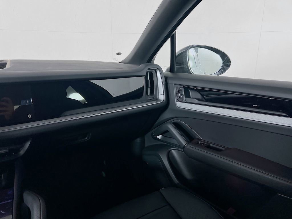 New 2026 Porsche Cayenne Coupe image 26