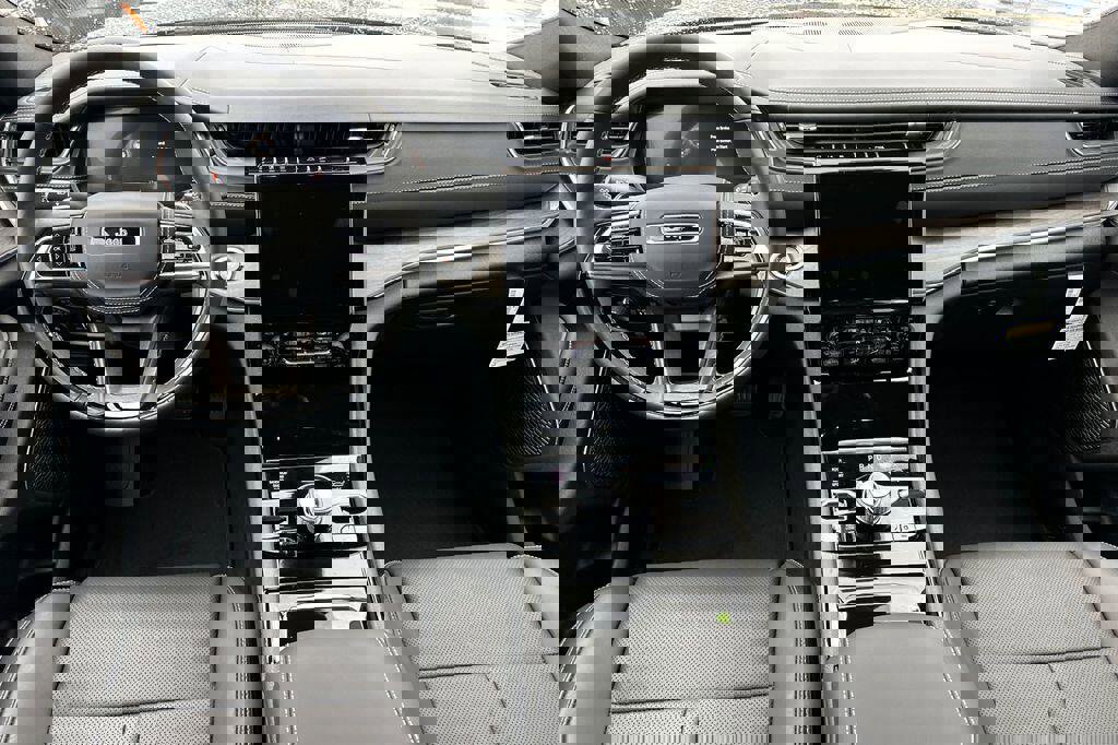 New 2025 Jeep Grand Cherokee Overland w/ Adv Protech Group III image 13