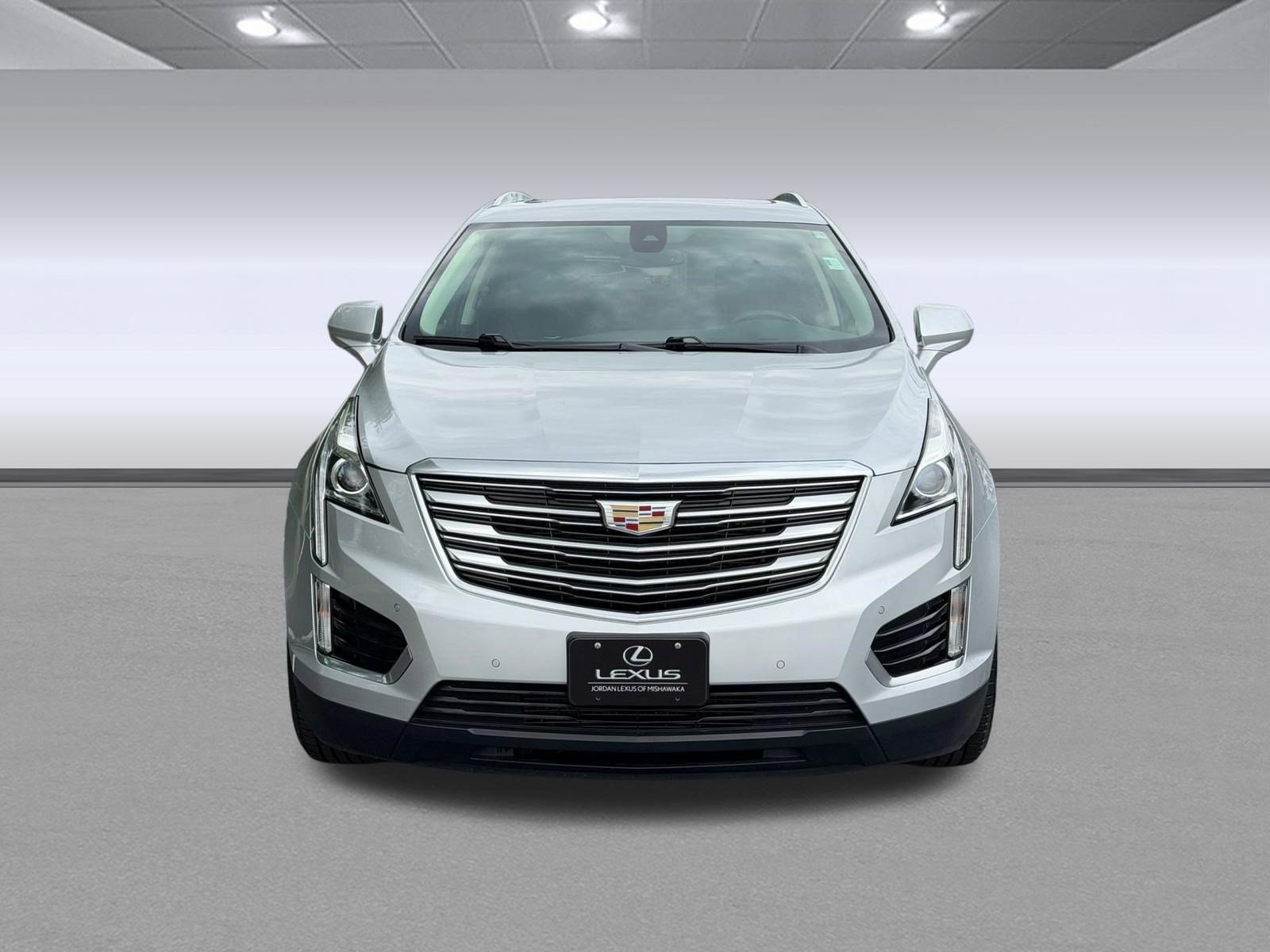 Used 2018 Cadillac XT5 Luxury w/ Driver Awareness Package AWD/4WD image 6