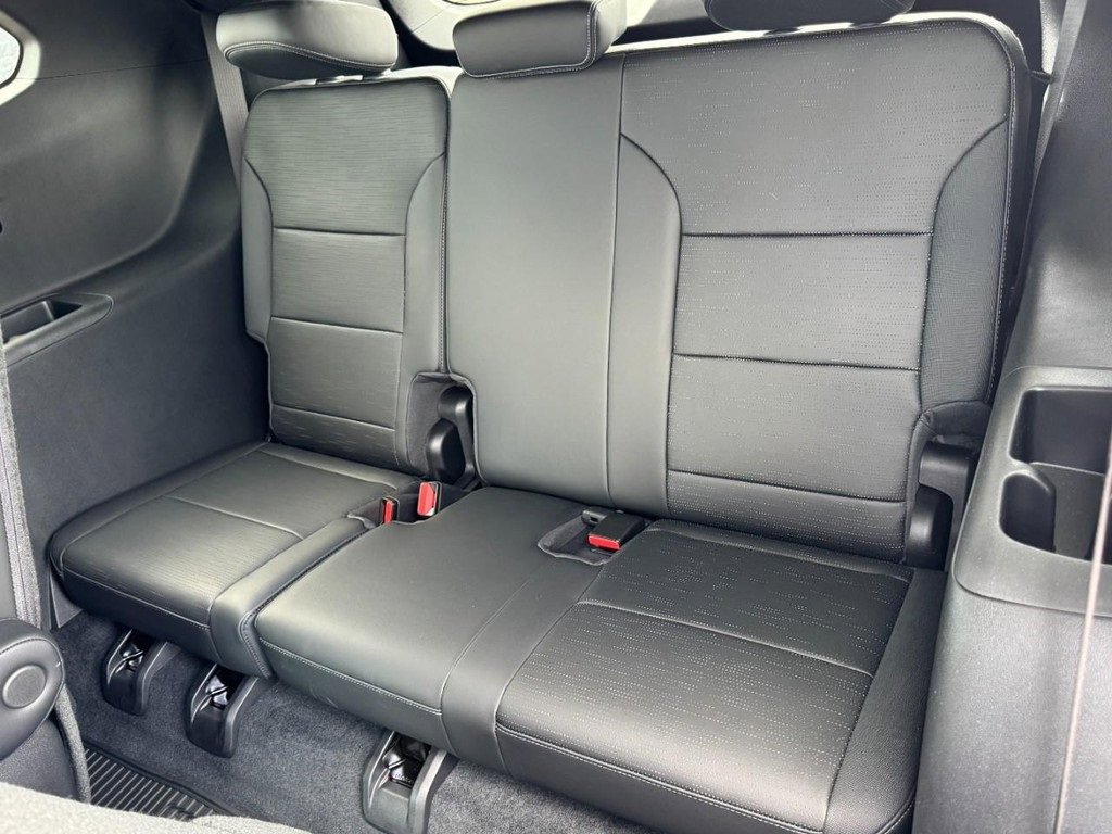 Used 2025 Buick Enclave Sport Touring w/ Power Package image 11