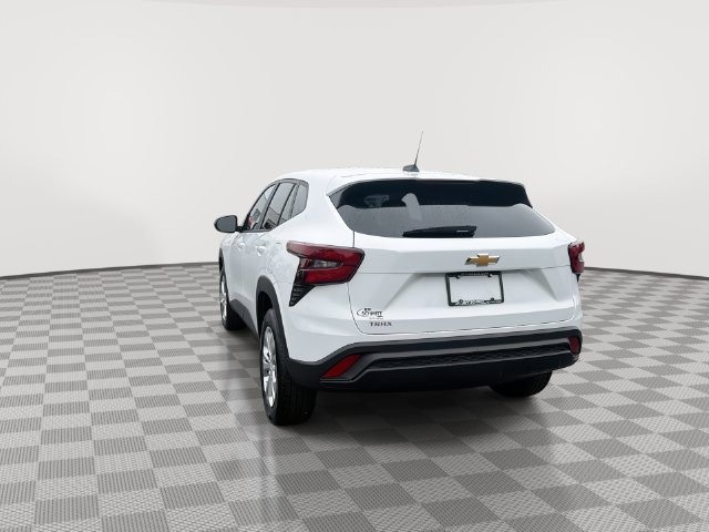 Certified 2026 Chevrolet Trax LS FWD image 9