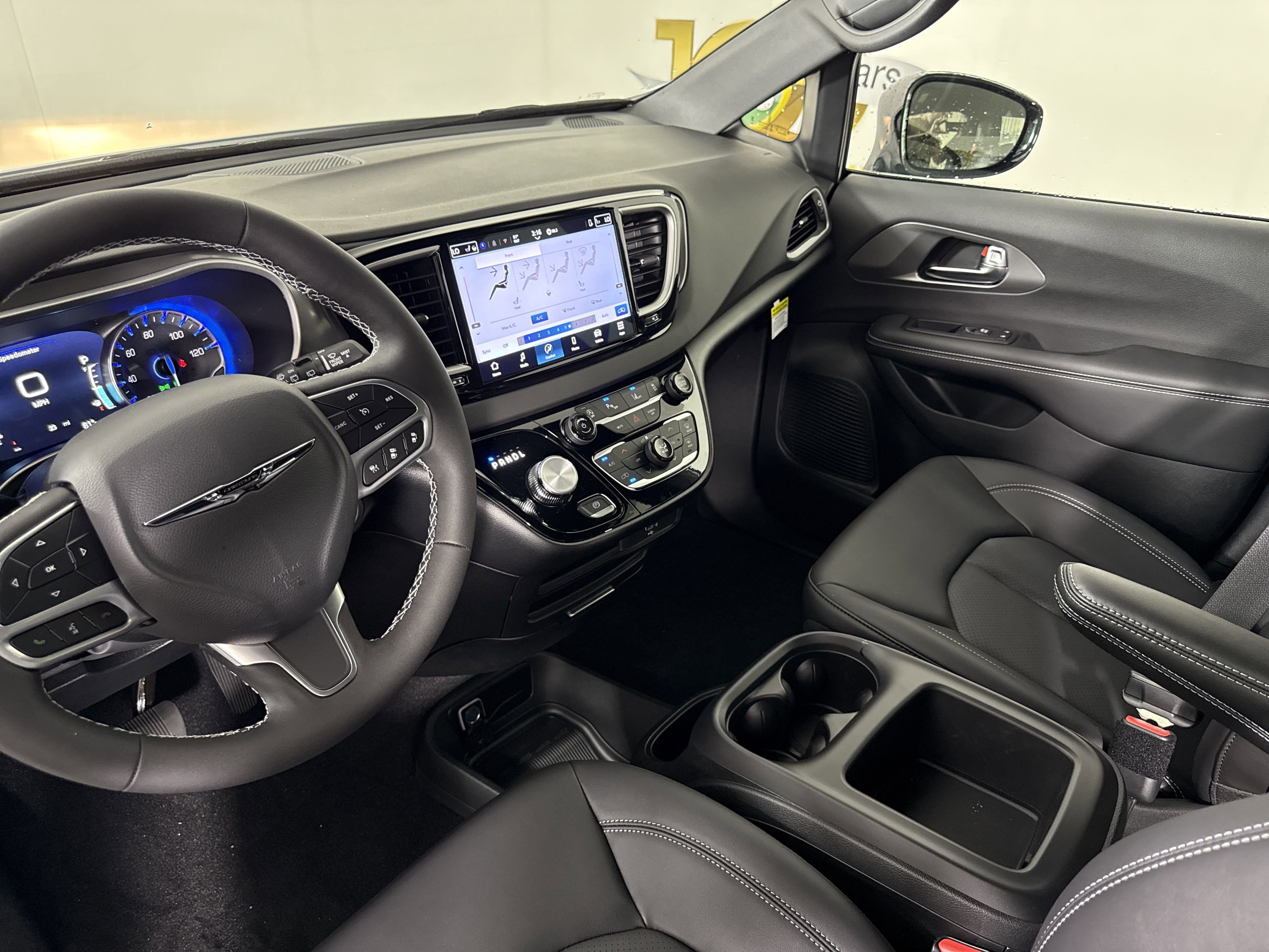 New 2026 Chrysler Voyager LX image 27