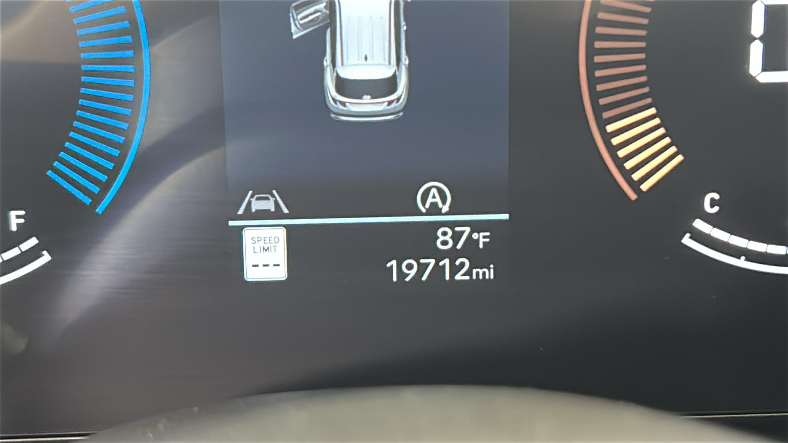 Certified 2025 Hyundai Tucson SE FWD image 24
