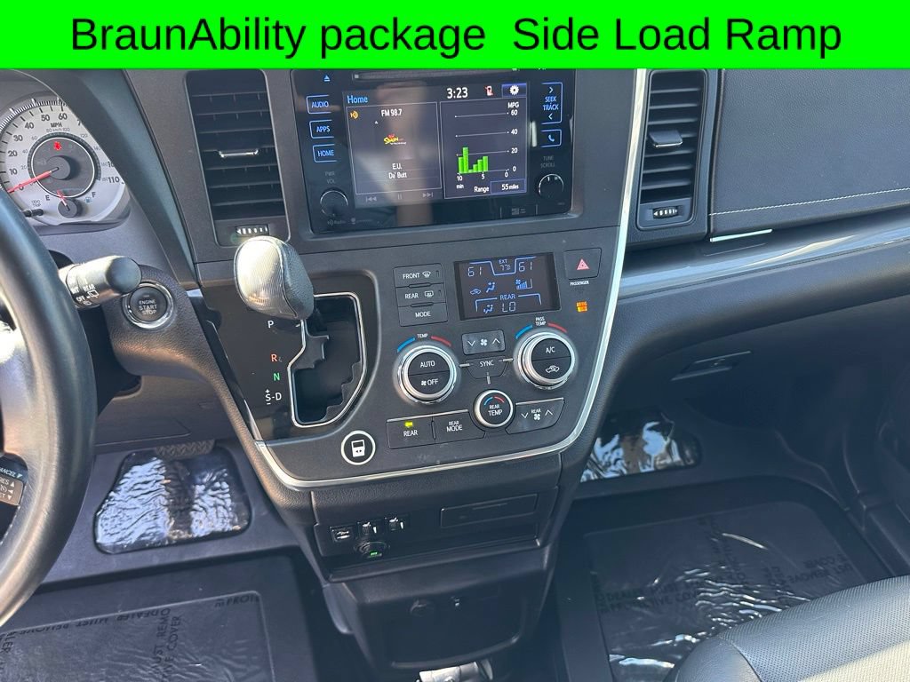 Used 2015 Toyota Sienna SE w/ SE Preferred Package FWD image 35