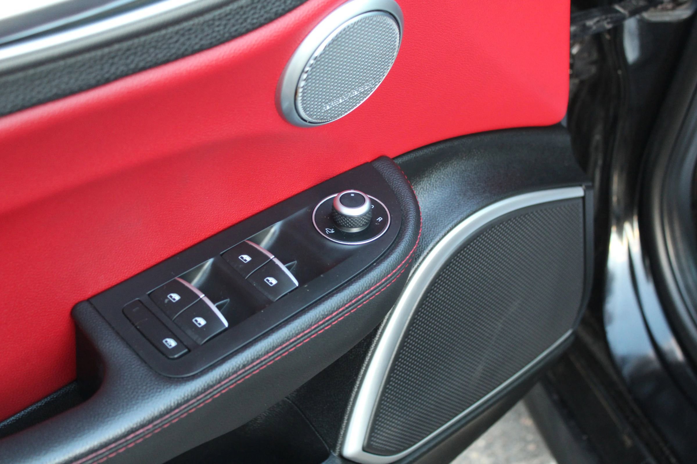 Used 2019 Alfa Romeo Giulia Ti Sport w/ Quick Order Package 22S Sport image 22