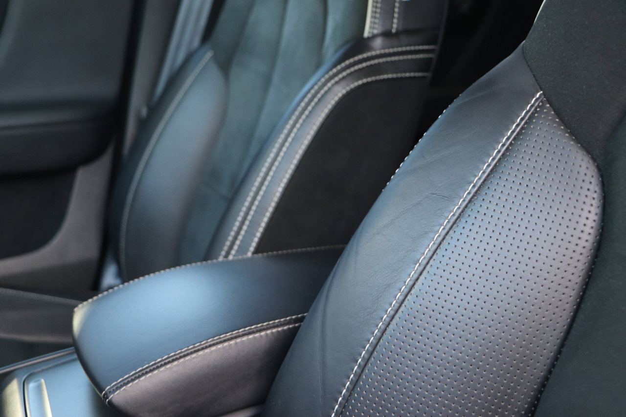 Used 2020 Volvo XC40 T5 R-Design image 43