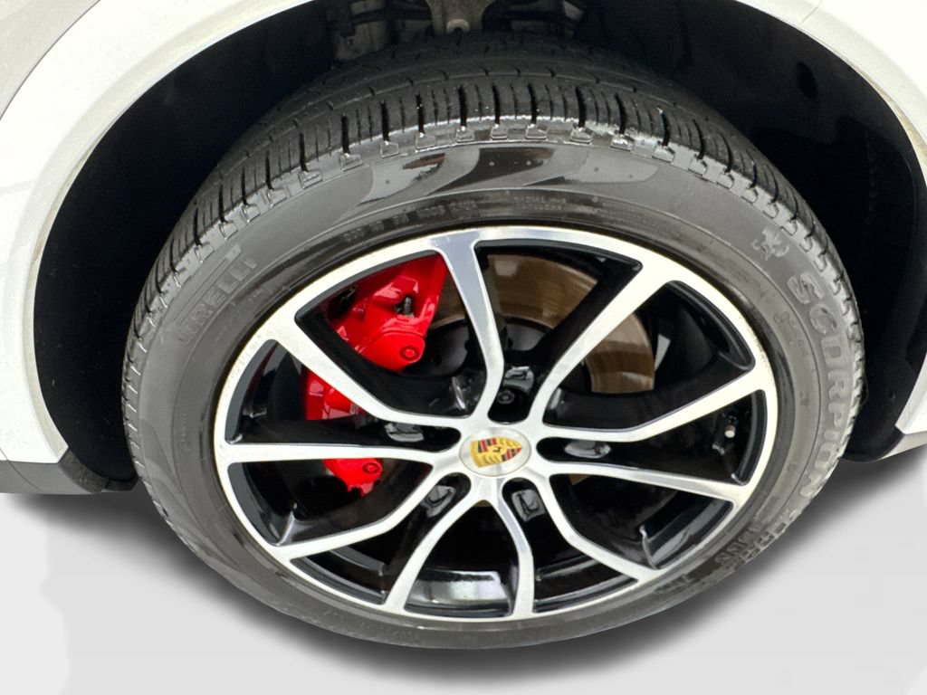 Used 2022 Porsche Cayenne w/ Premium Package AWD/4WD image 81