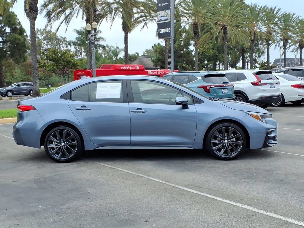Used 2025 Toyota Corolla SE w/ Convenience Package FWD image 4