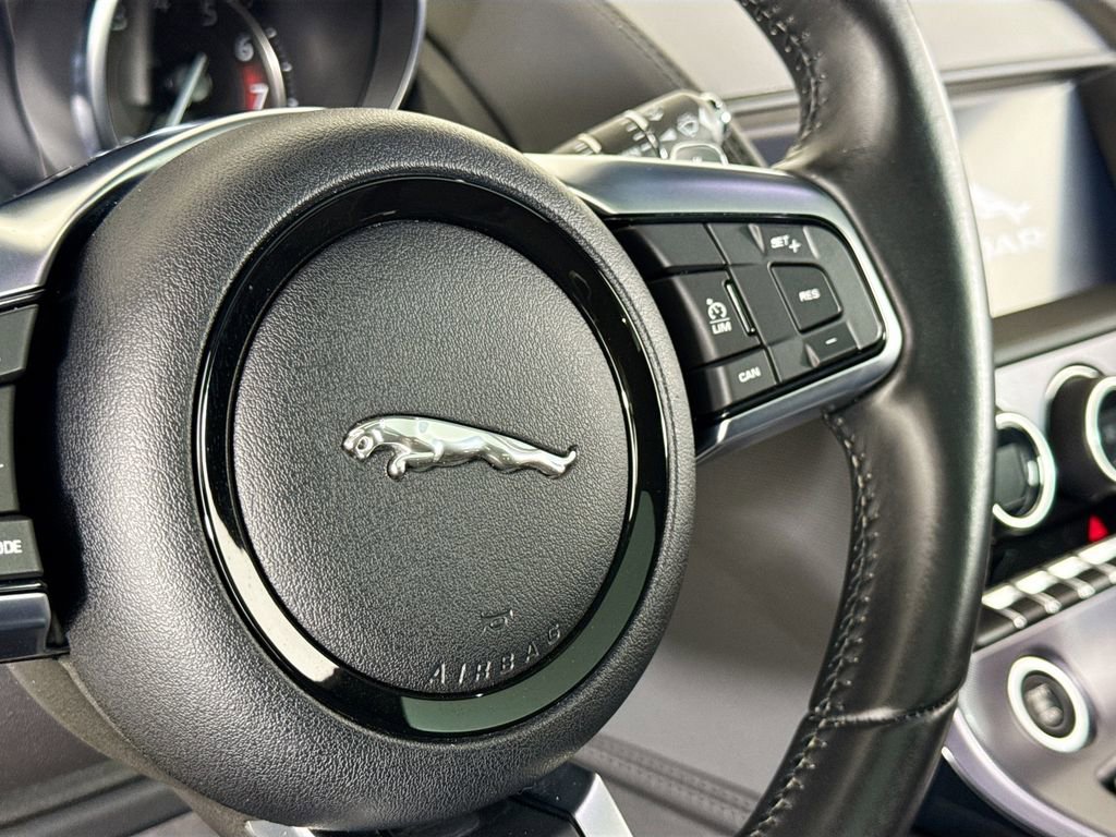 Used 2020 Jaguar F-TYPE Coupe RWD image 19