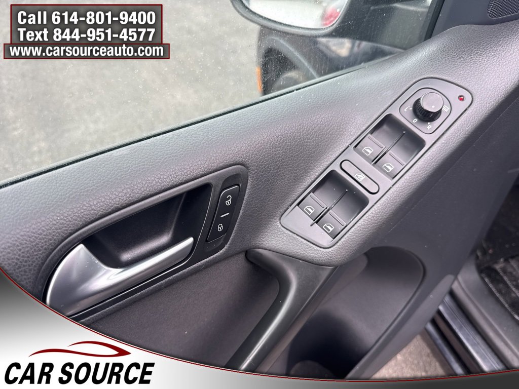 Used 2011 Volkswagen Tiguan S image 13