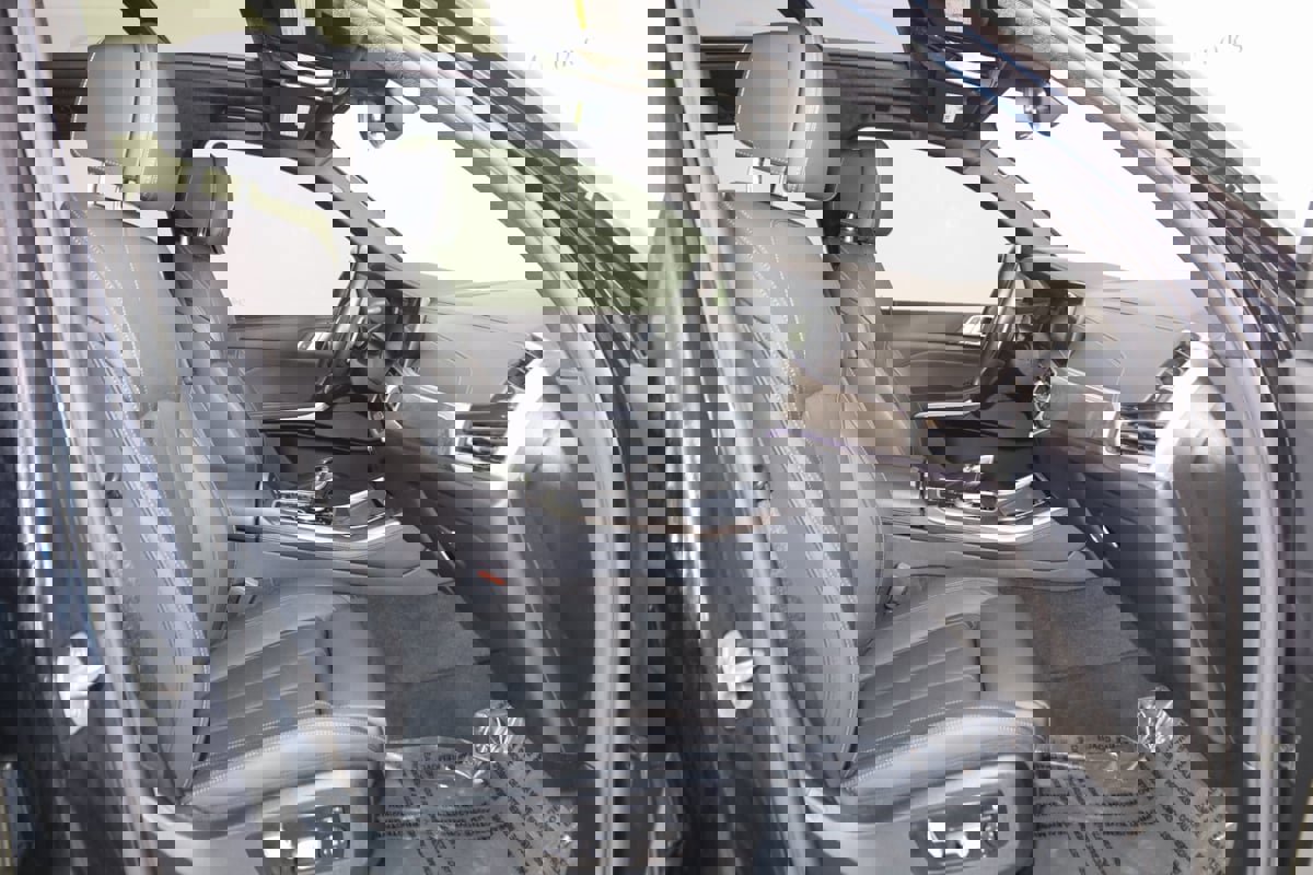 Used 2021 BMW X5 M50i image 13