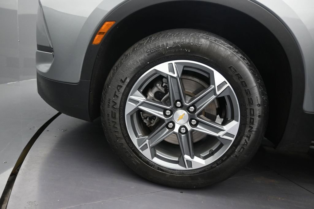 Used 2024 Chevrolet Blazer LT FWD image 13