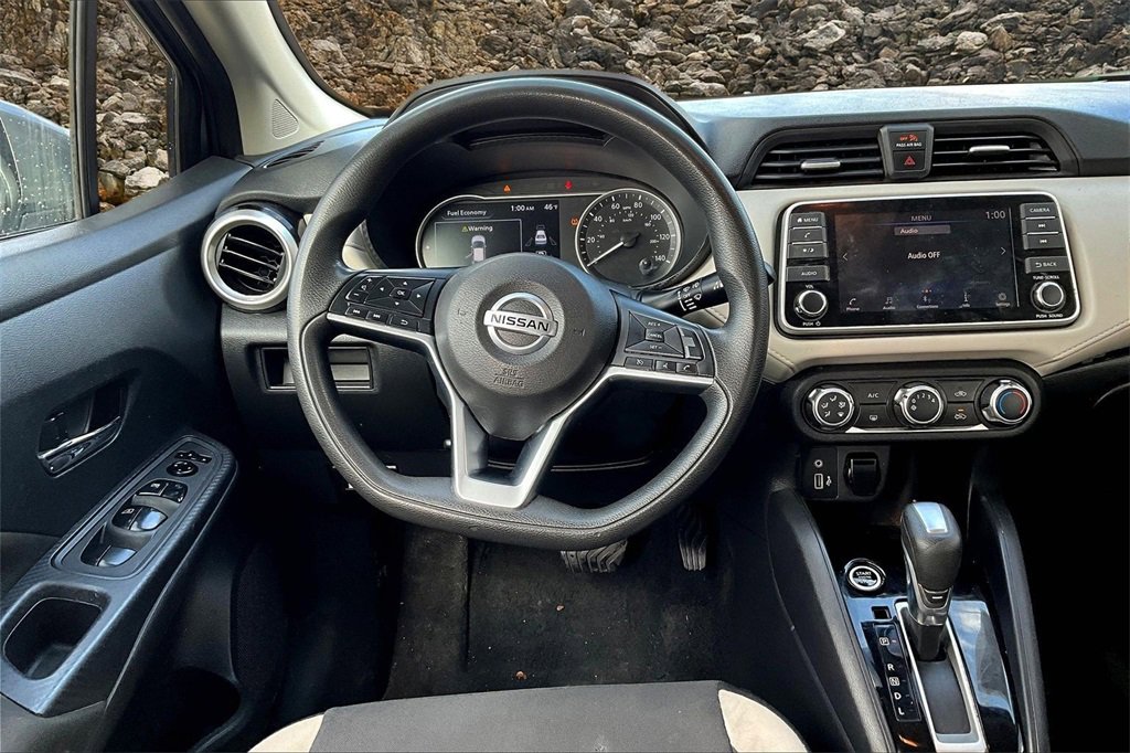 Used 2021 Nissan Versa SV image 5