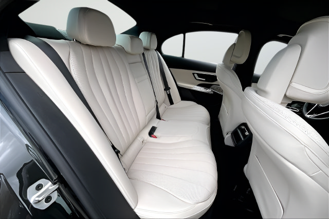 Used 2025 Mercedes-Benz E 350 Sedan image 19