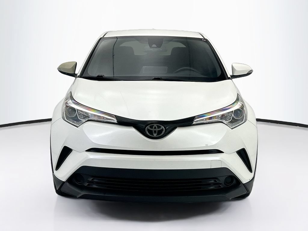 Used 2019 Toyota C-HR XLE FWD image 2