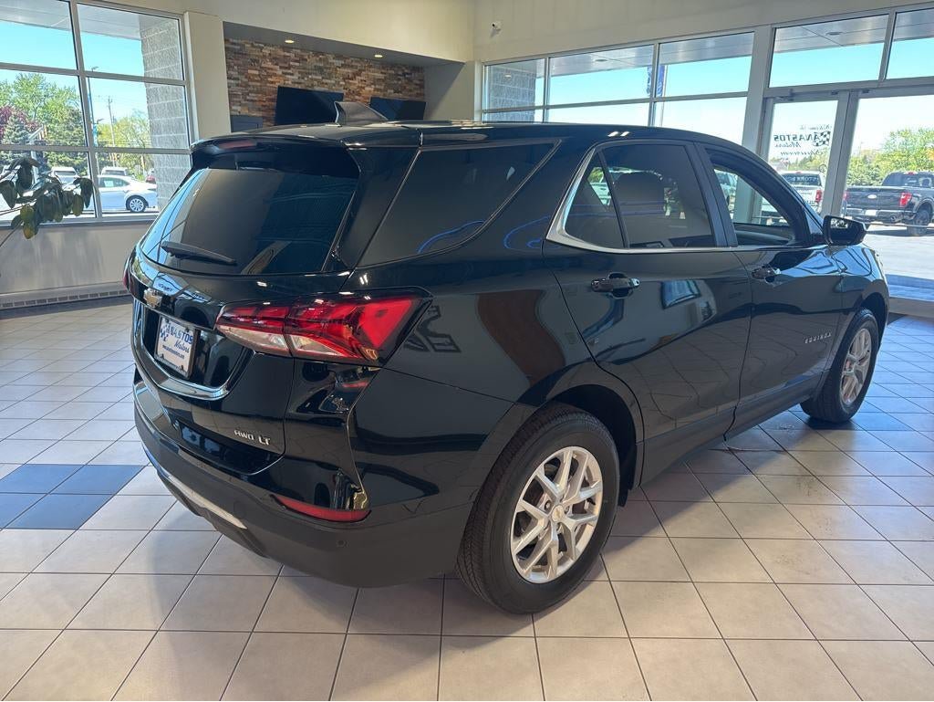Used 2023 Chevrolet Equinox LT AWD/4WD image 13