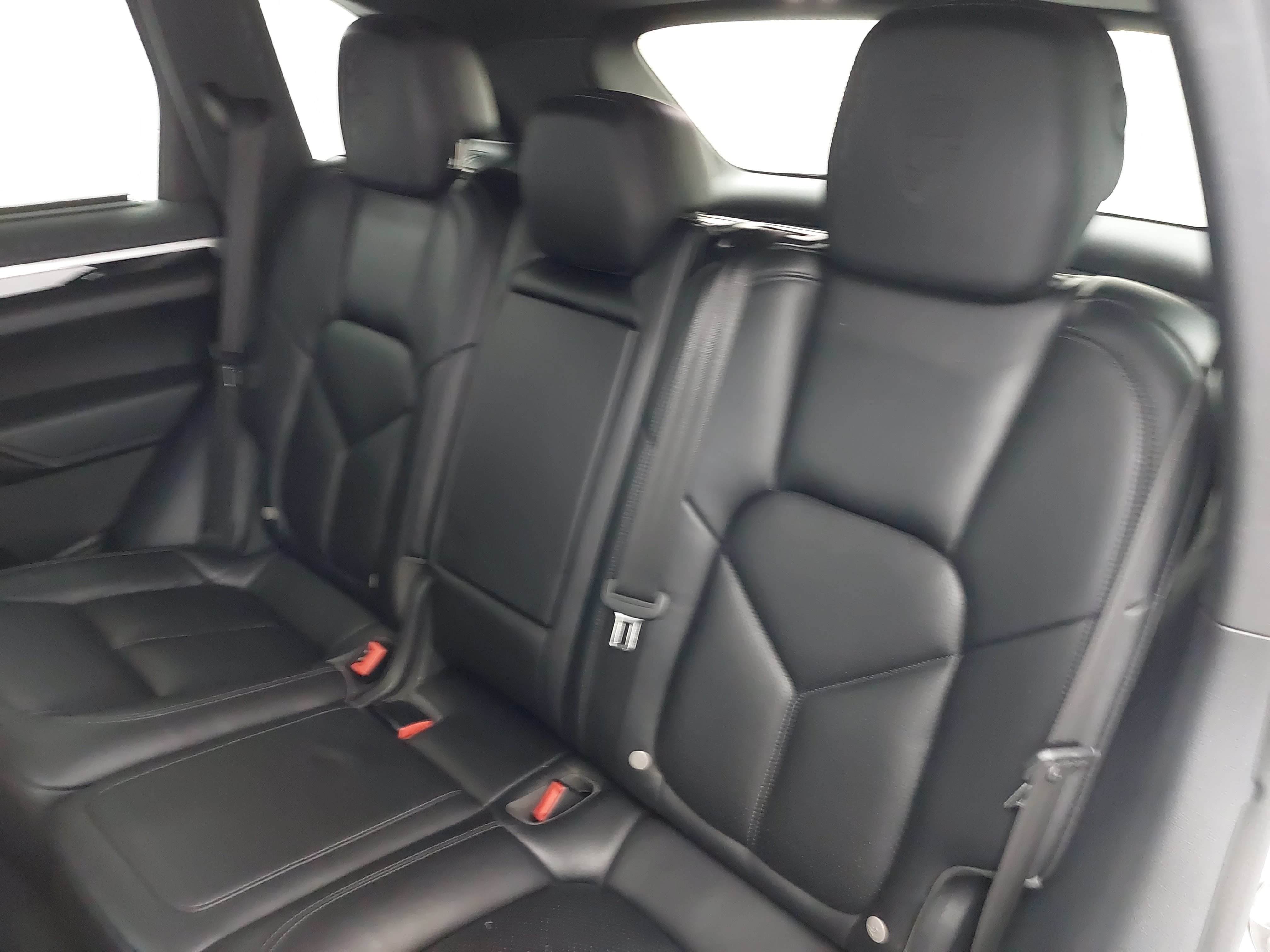 Used 2018 Porsche Cayenne Platinum Edition AWD/4WD image 16