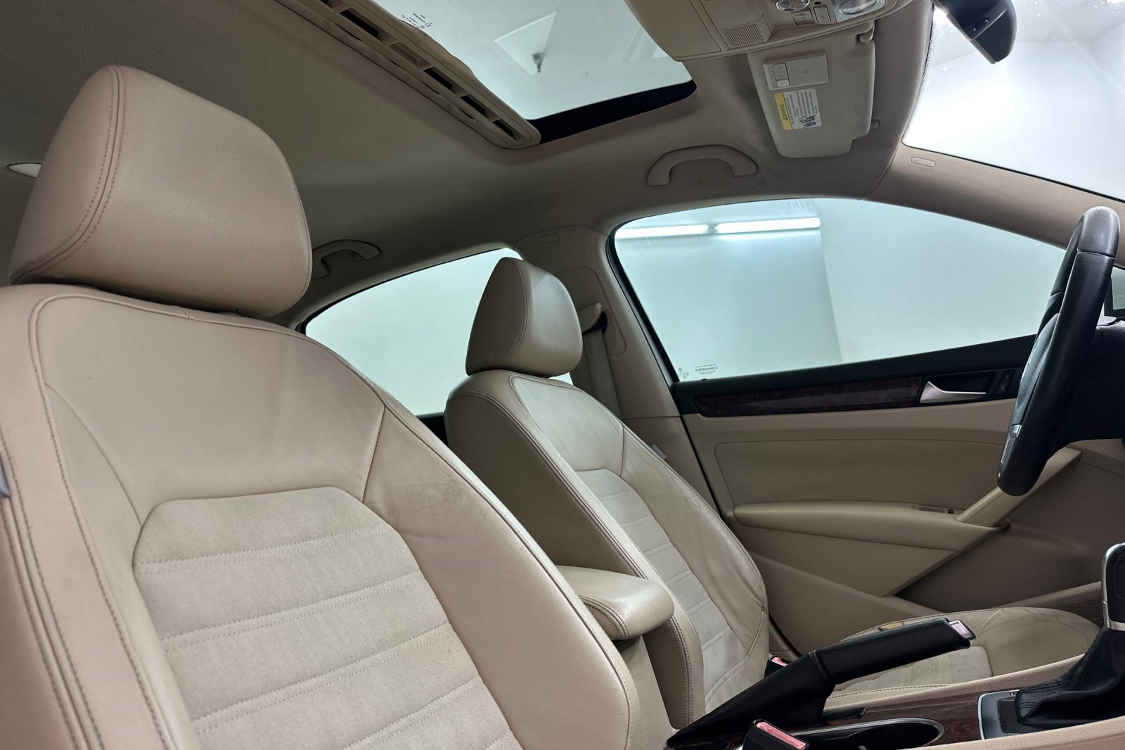 Used 2013 Volkswagen Passat TDI SEL Premium image 31