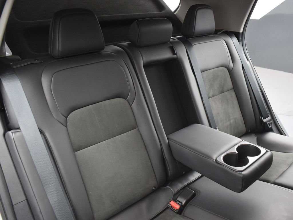 Used 2023 Nissan Ariya AWD image 22