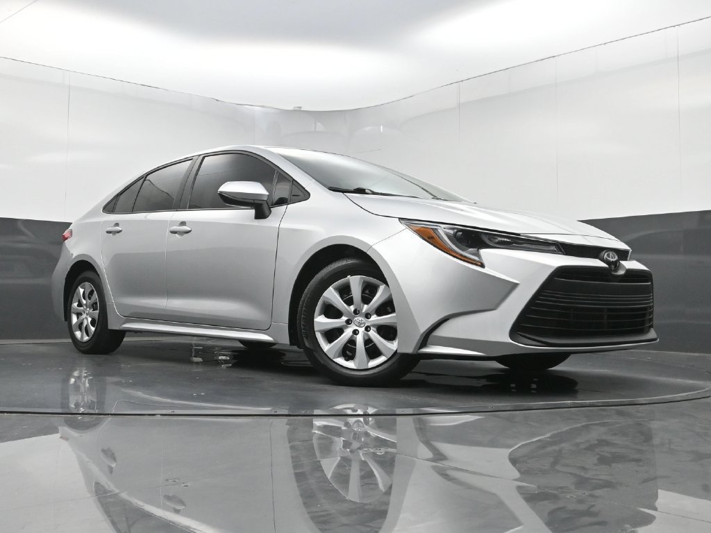Used 2024 Toyota Corolla LE FWD image 23