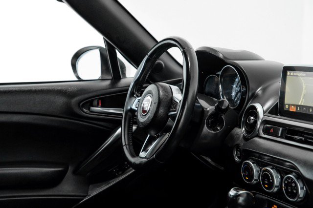 Used 2017 FIAT 124 Spider Classica RWD image 11