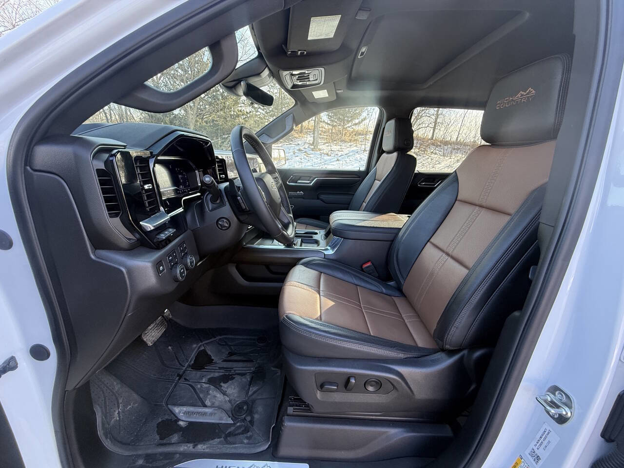 Used 2025 Chevrolet Silverado 1500 High Country image 9