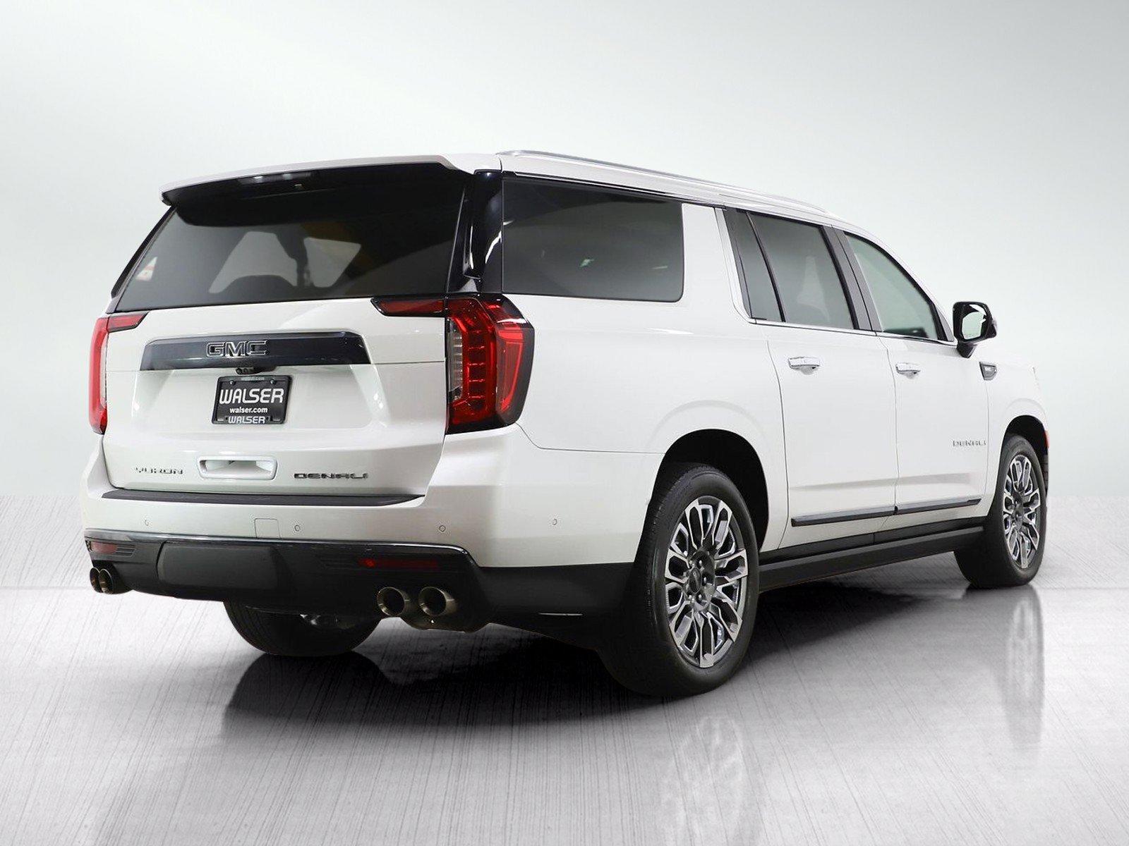 Used 2023 GMC Yukon XL Denali Ultimate AWD/4WD image 7