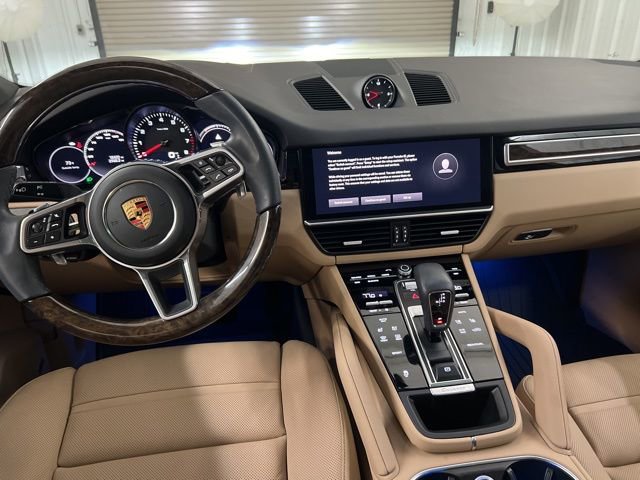 Used 2023 Porsche Cayenne Platinum Edition image 18