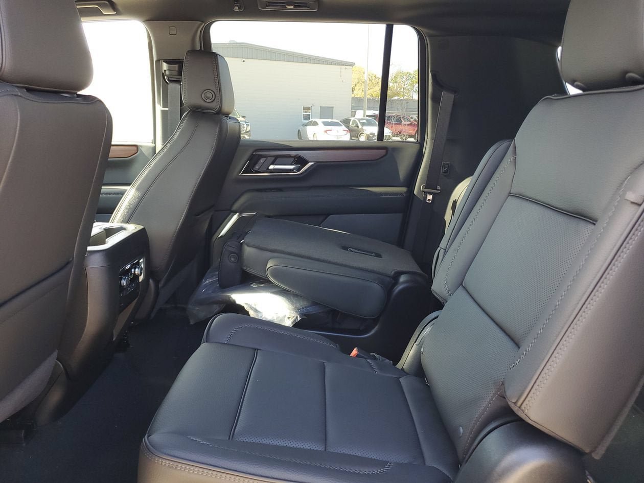 New 2026 GMC Yukon XL Denali w/ Sun & Power Step Package AWD/4WD image 11