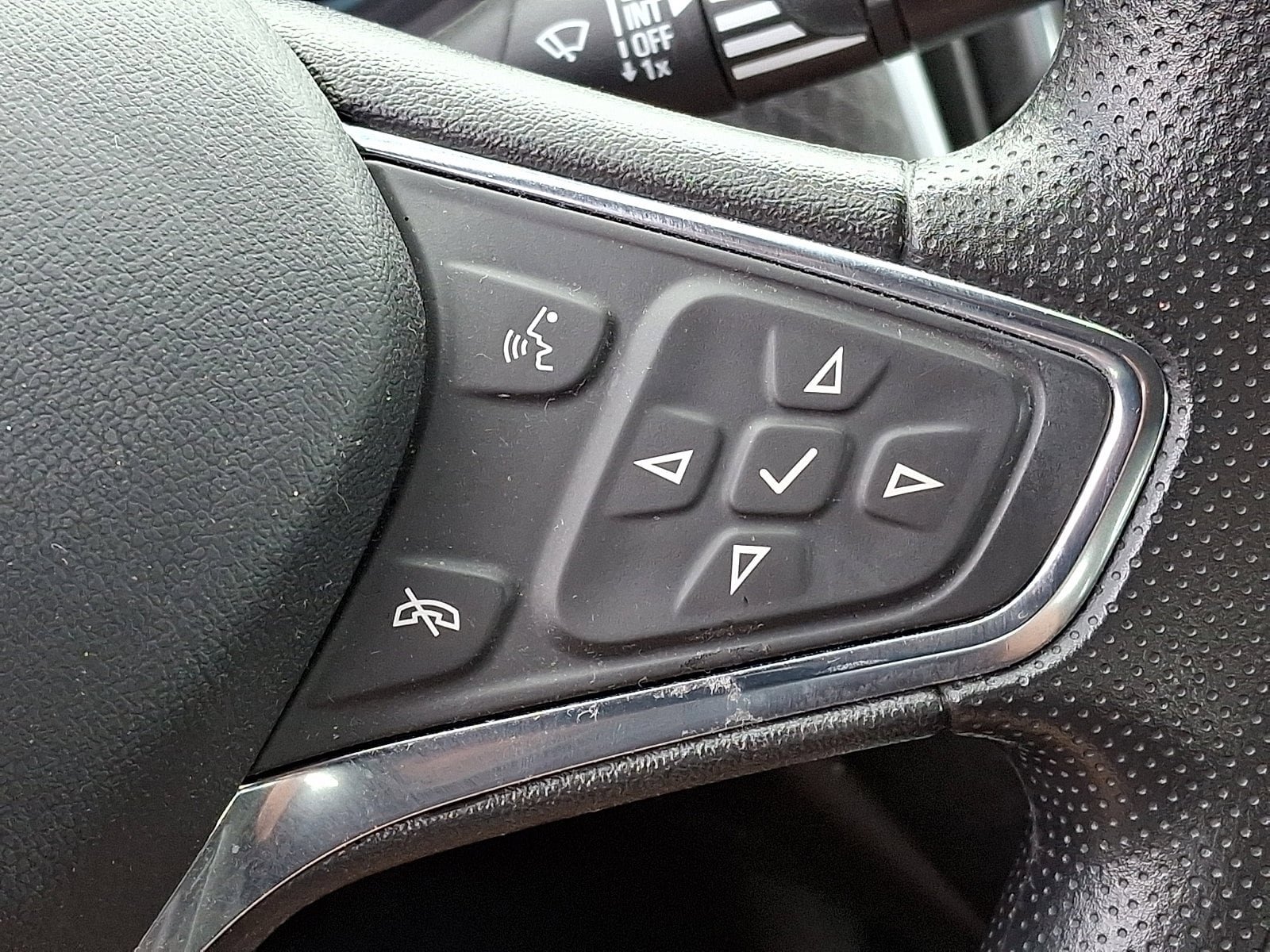 Used 2023 Chevrolet Malibu LT FWD image 22