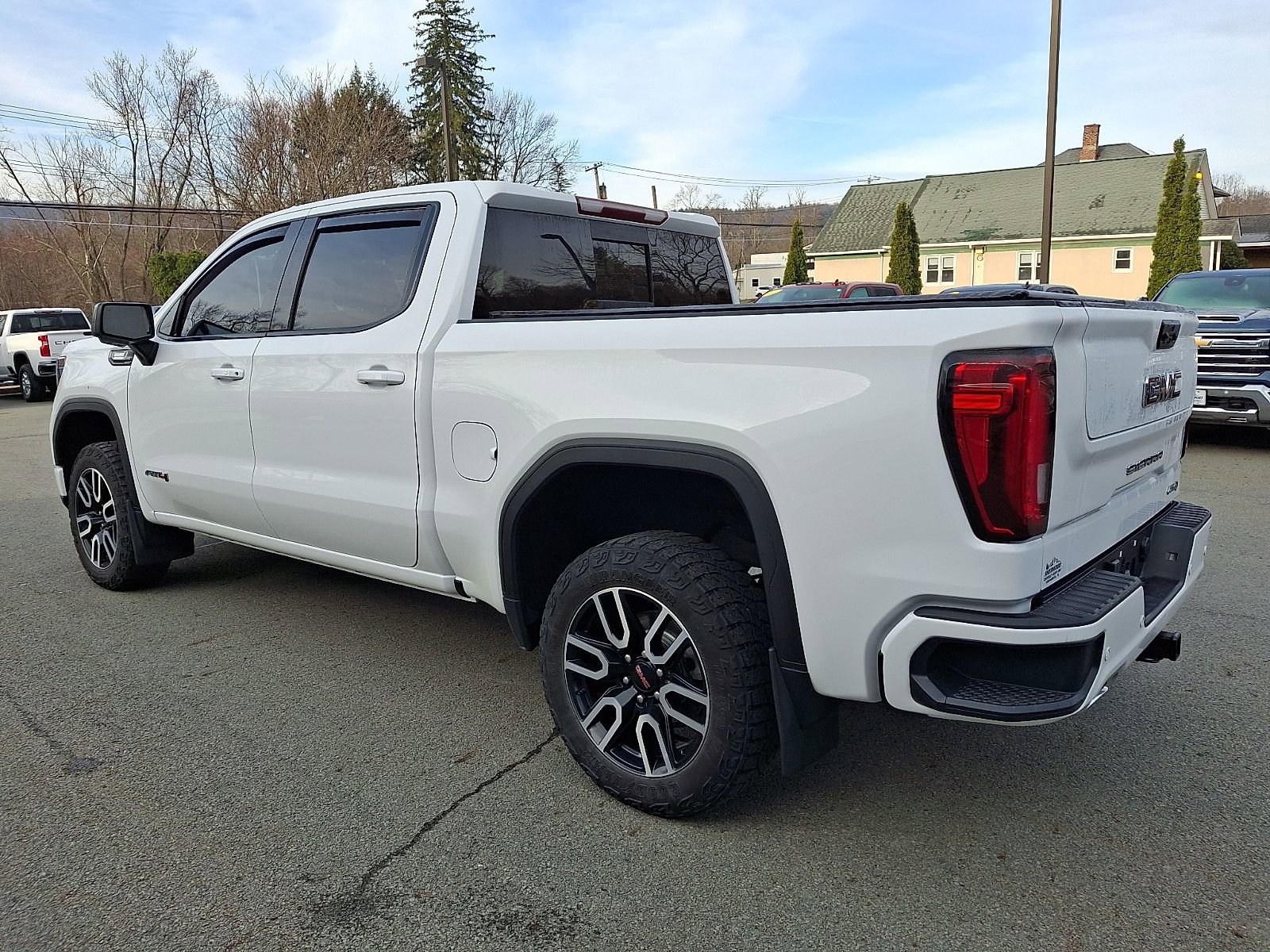 Used 2023 GMC Sierra 1500 AT4 w/ AT4 Preferred Package image 4