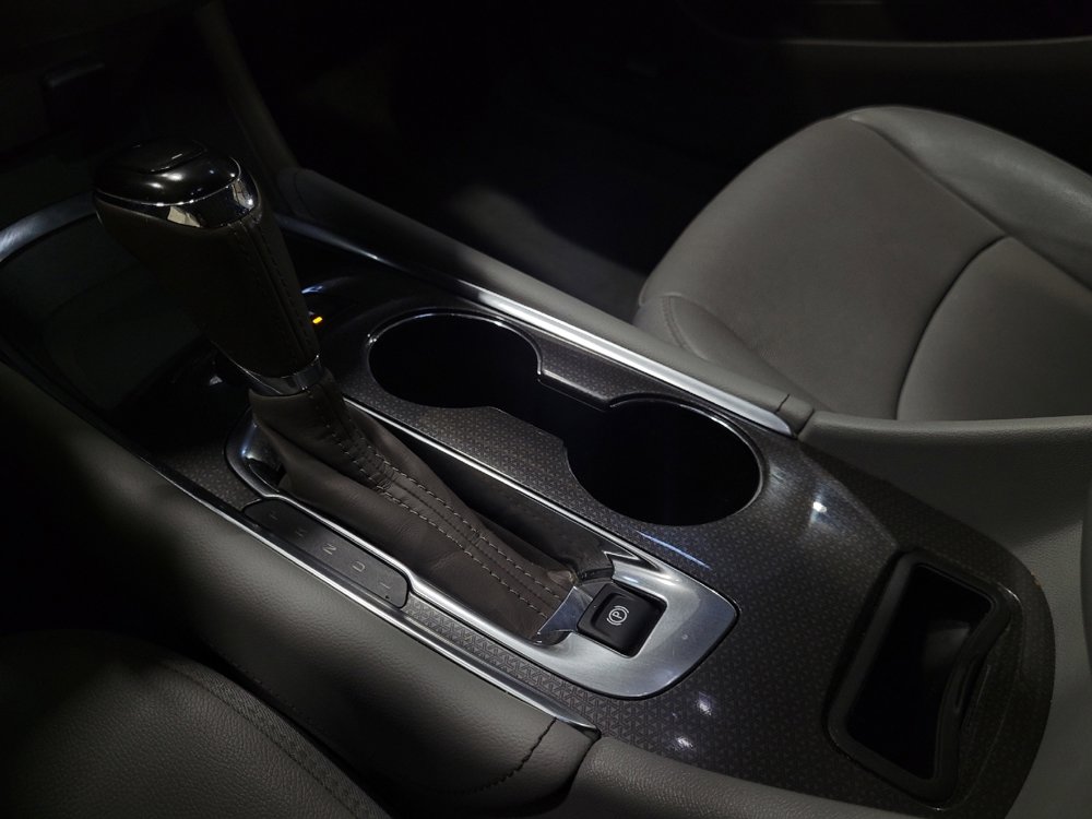 Used 2017 Chevrolet Malibu Hybrid w/ Leather Package image 26