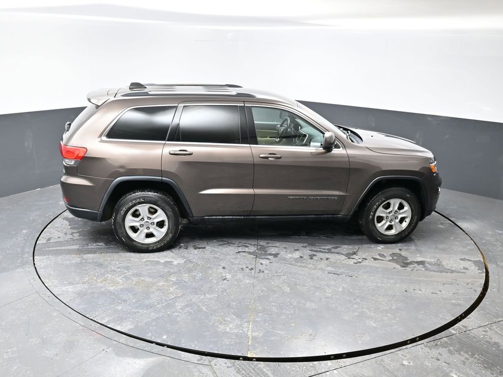 Used 2017 Jeep Grand Cherokee Laredo w/ Quick Order Package 23E image 39