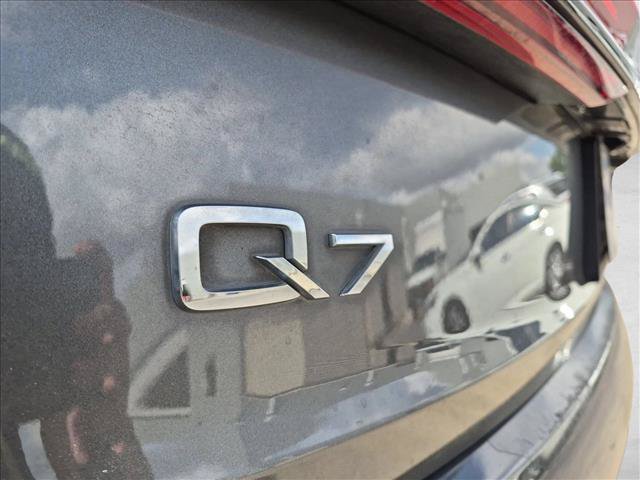 Used 2022 Audi Q7 2.0T Premium Plus w/ Premium Plus Package AWD/4WD image 12