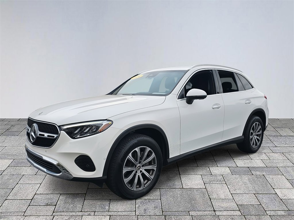 Certified 2024 Mercedes-Benz GLC 300 4MATIC image 3