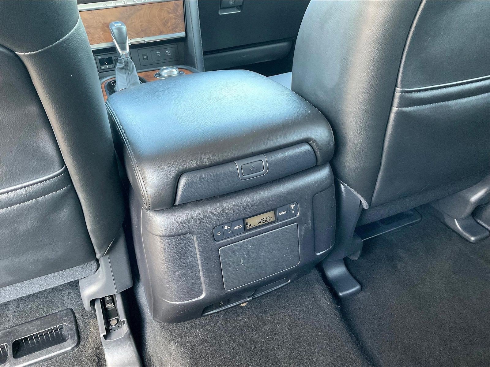 Used 2024 Nissan Armada SL AWD/4WD image 10