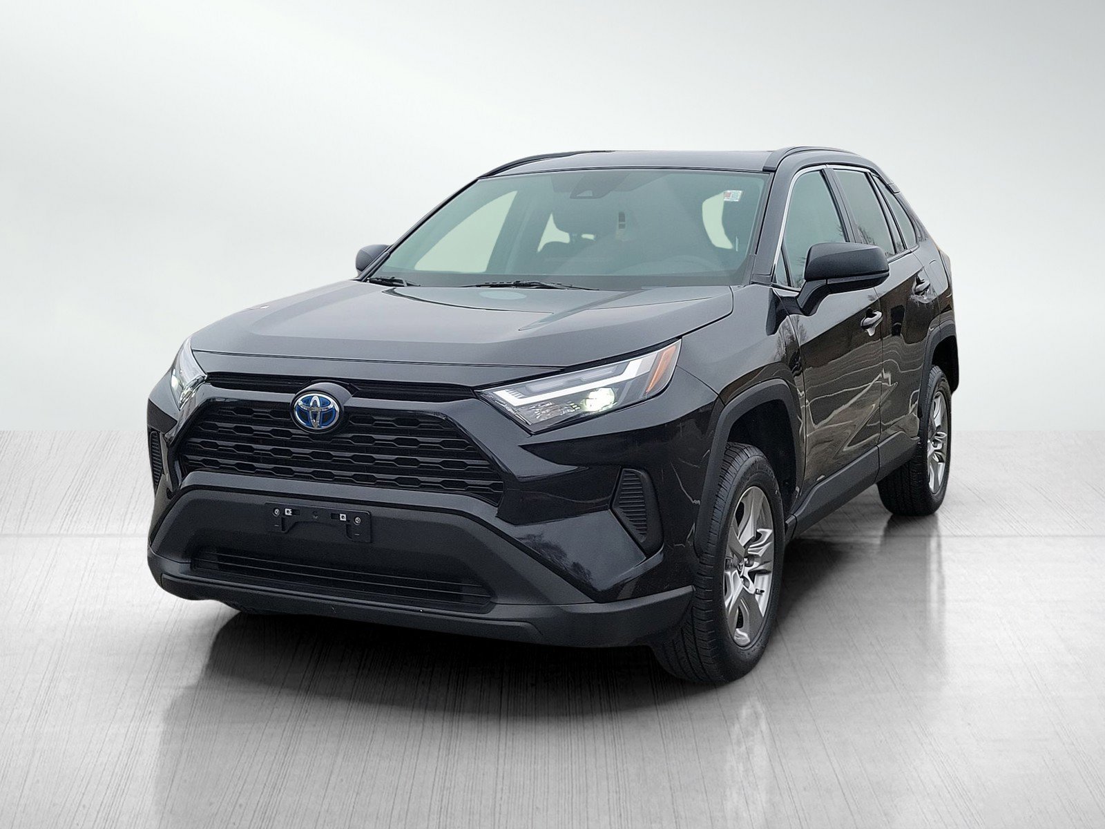 Used 2024 Toyota RAV4 LE AWD/4WD video 2