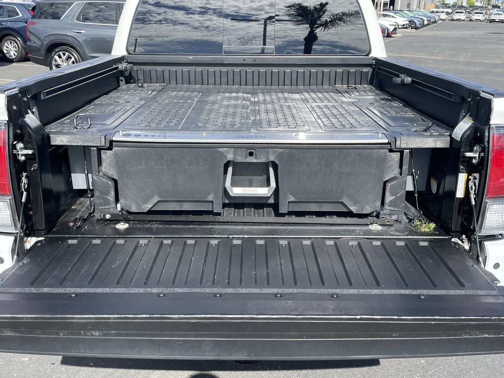 Used 2021 Toyota Tacoma TRD Off-Road w/ Technology Package image 6