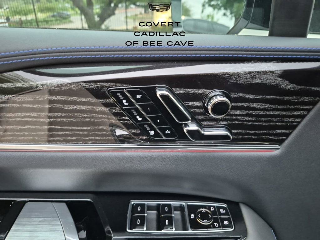 Used 2025 Cadillac Escalade IQ Sport 1 w/ Smart Trailering package image 32