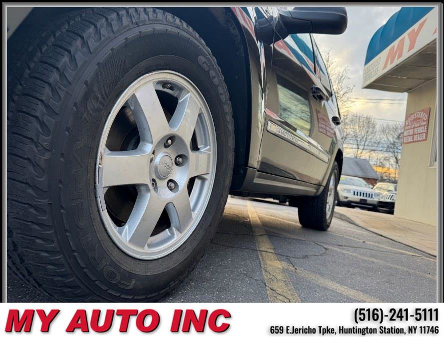 Used 2010 Jeep Grand Cherokee Laredo image 10