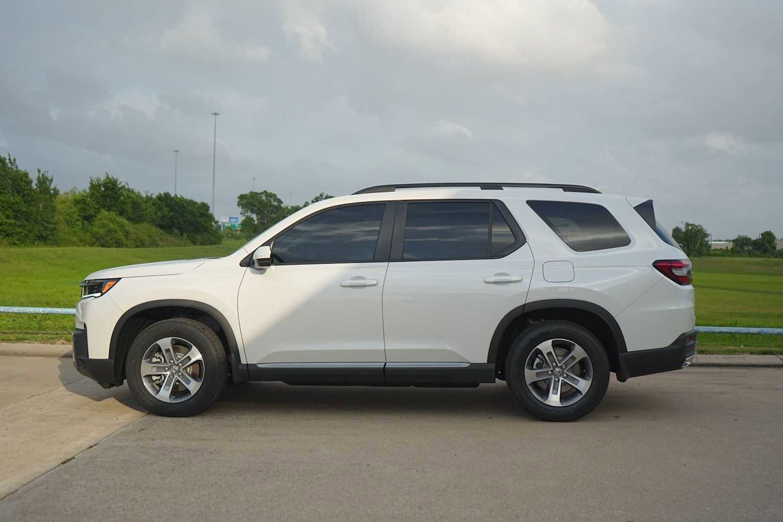New 2026 Honda Pilot EX-L image 3