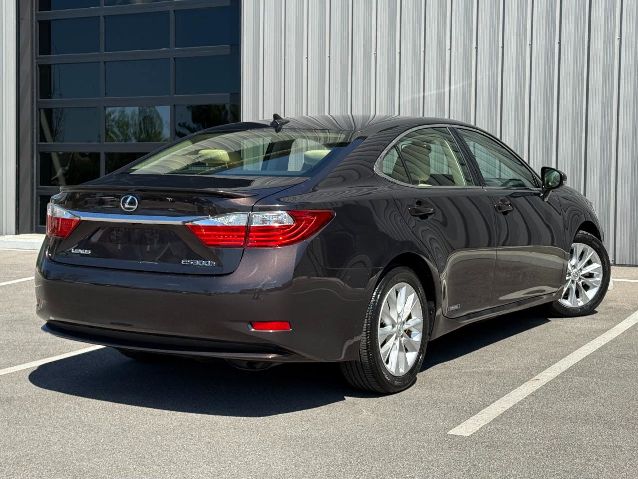 Used 2013 Lexus ES 300h w/ Luxury Pkg image 5