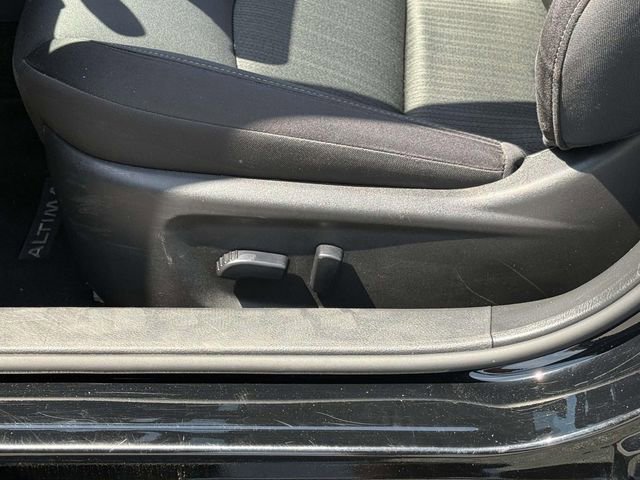 Used 2024 Nissan Altima 2.5 SV FWD image 13