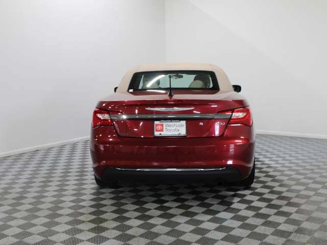 Used 2013 Chrysler 200 Touring FWD image 5