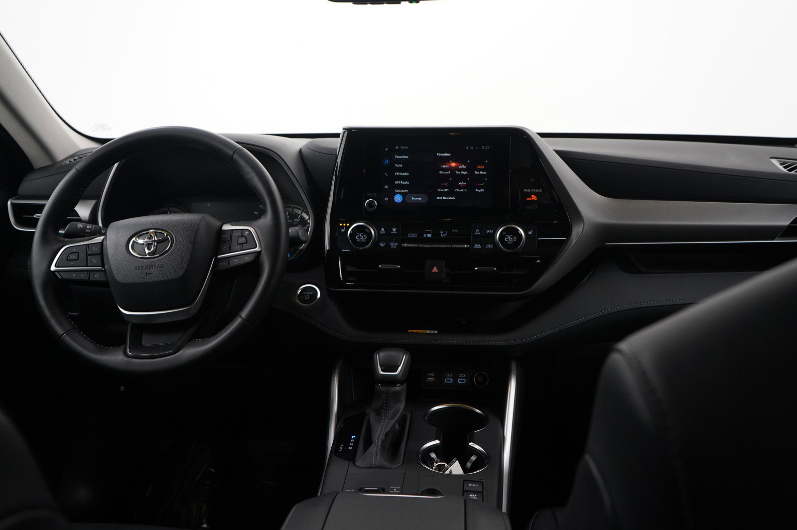 Used 2024 Toyota Highlander XLE image 13