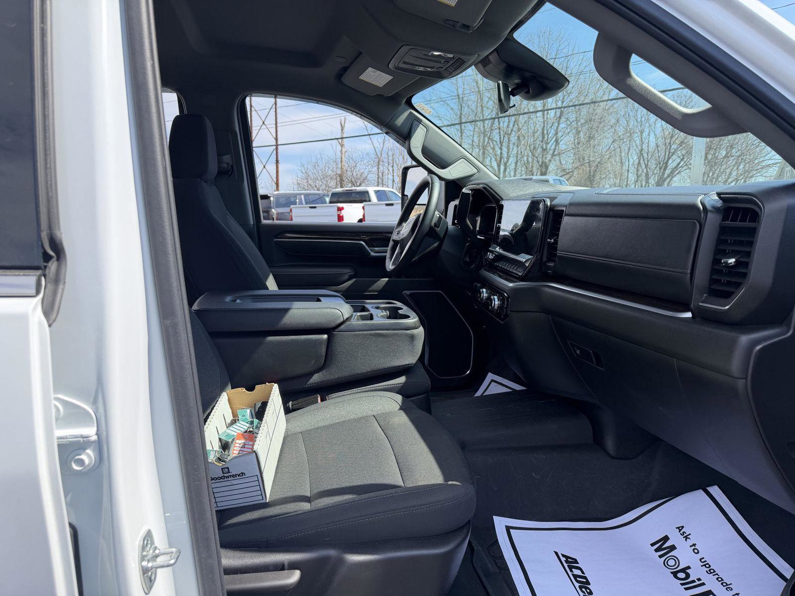 Used 2025 GMC Sierra 2500 SLE image 17