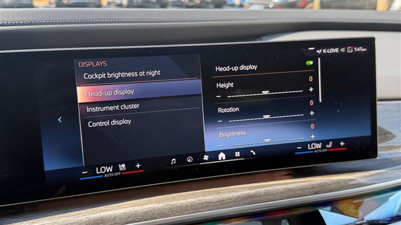 Used 2023 BMW i7 xDrive60 AWD/4WD image 33